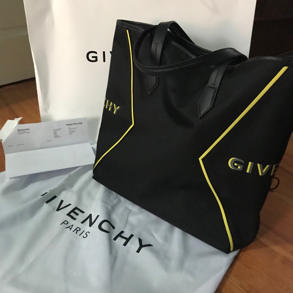 NWT GIVENCHY sleek tote. Orig price $1310.00!